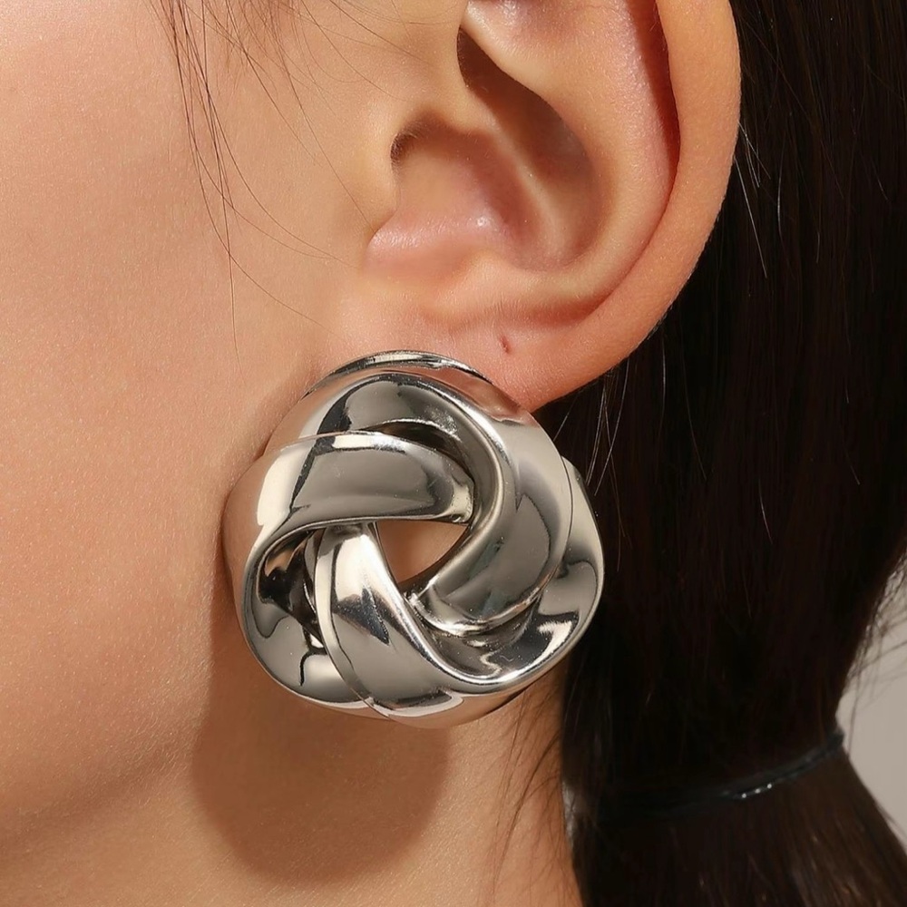 New Large Stud Knot earrings